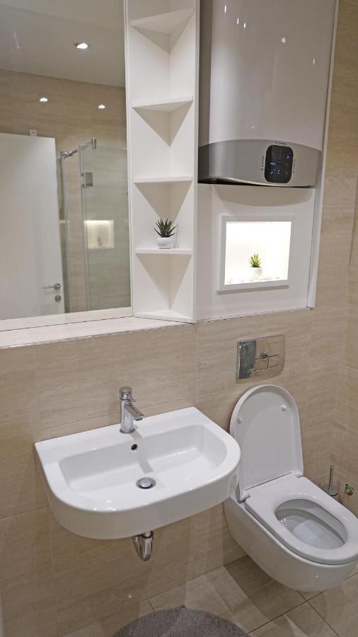 Captain'S Apartment Belgrado Esterno foto